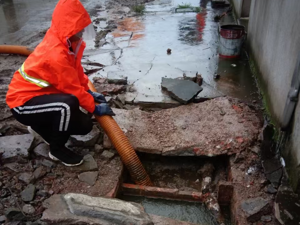 泗阳专业清理污水池 炜誉市政以规范流程守护城市 “肠道”